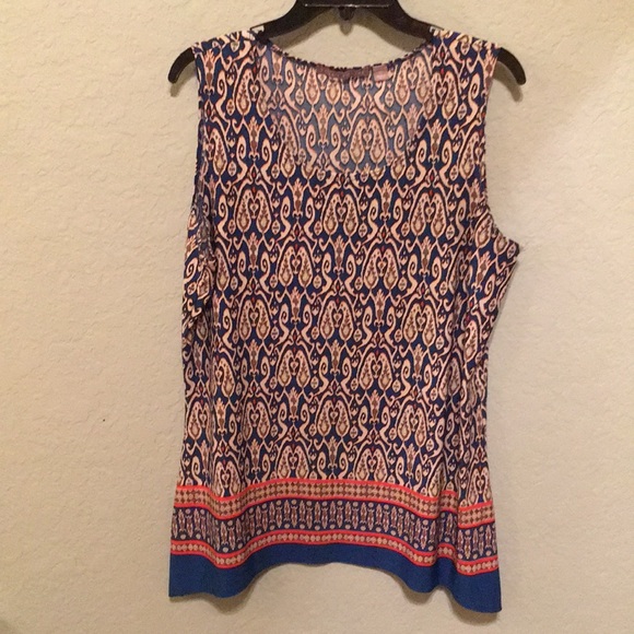 Sleeveless top - Picture 1 of 4